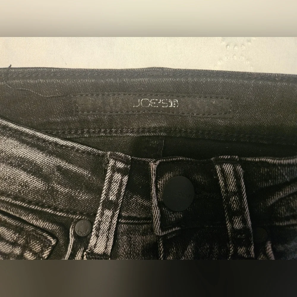 ❤️Joe's  Jean Size 8 Distressed Cut-off 🩷‎